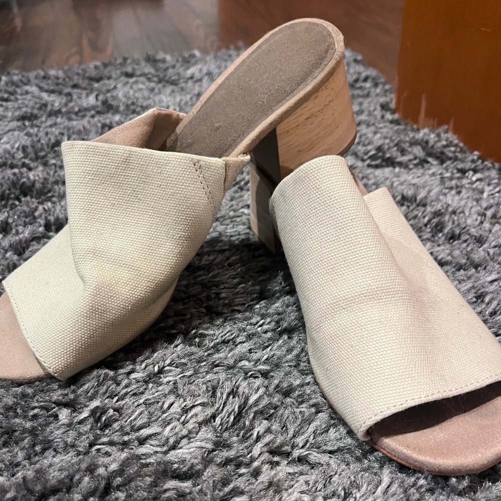TOMS sandals size 9.5
